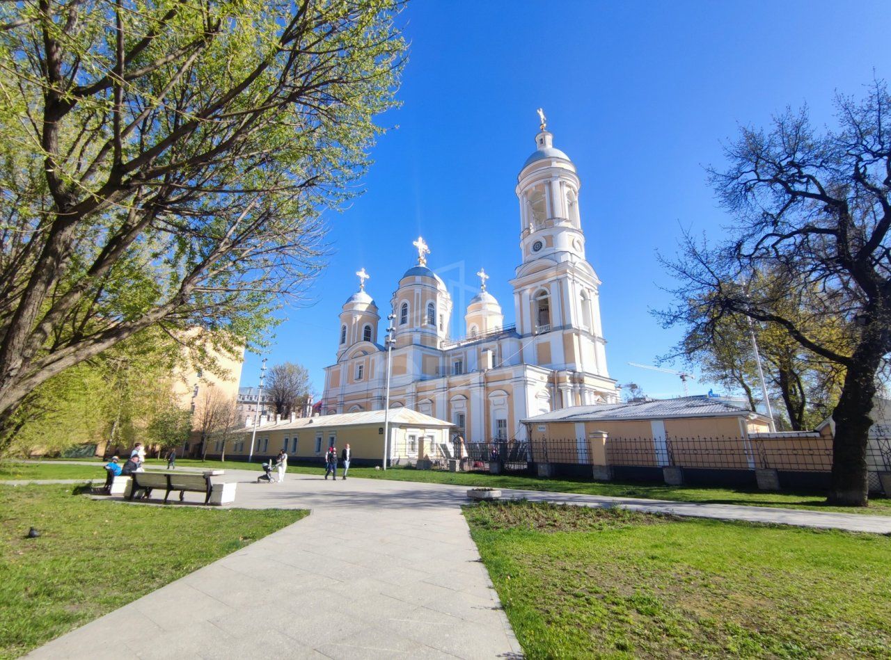 трехкомнатная квартира в Санкт-Петербурге по адресу: Блохина ул., 23