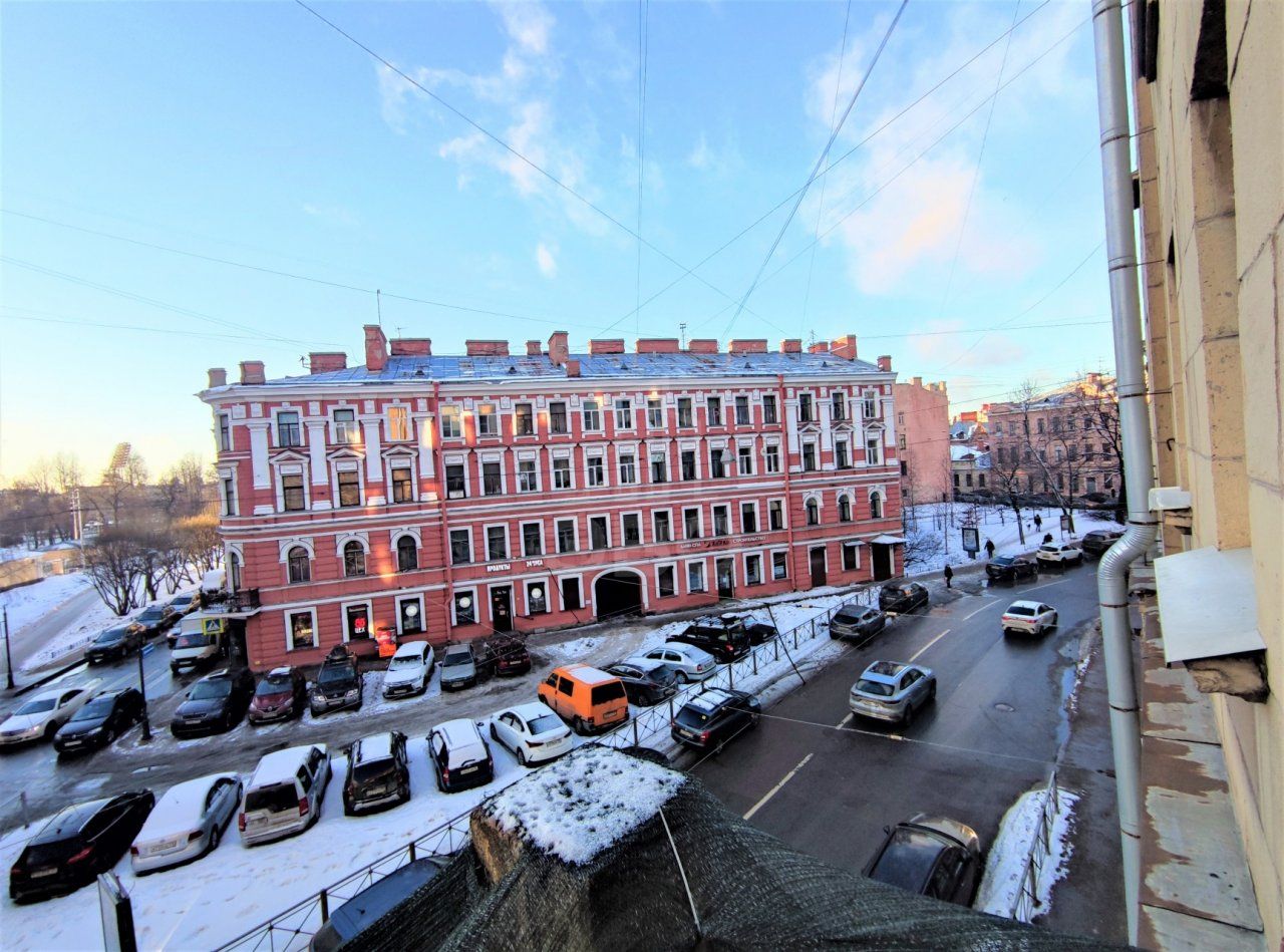 трехкомнатная квартира в Санкт-Петербурге по адресу: Блохина ул., 23