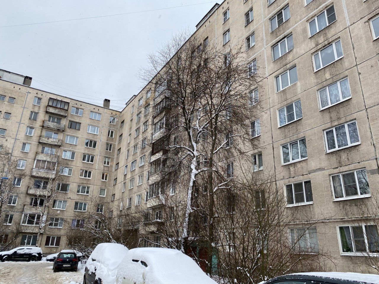 трехкомнатная квартира в Санкт-Петербурге по адресу: Дыбенко ул., 12, к 1, литера Е