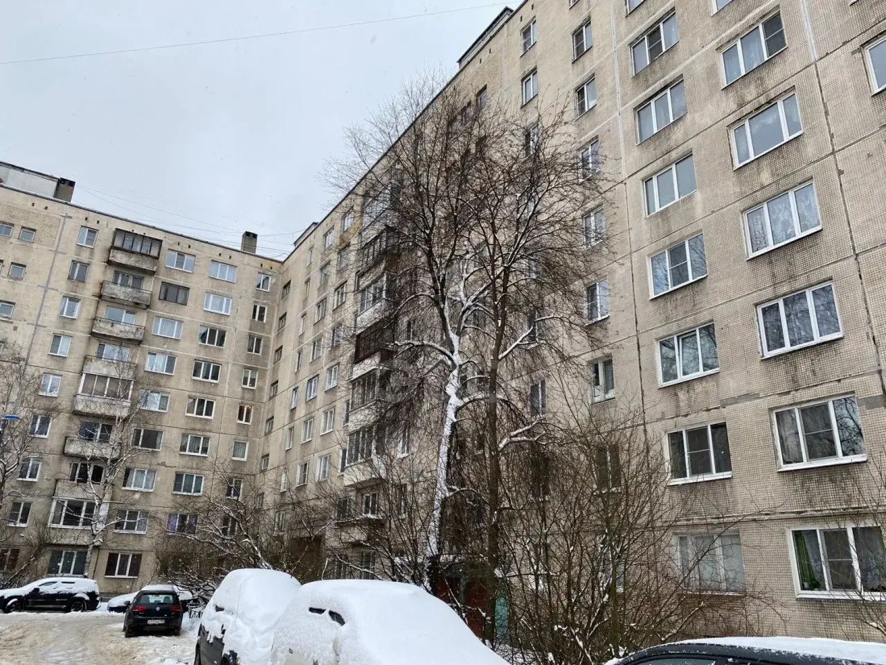трехкомнатная квартира в Санкт-Петербурге по адресу: Дыбенко ул., 12, к 1, литера Е