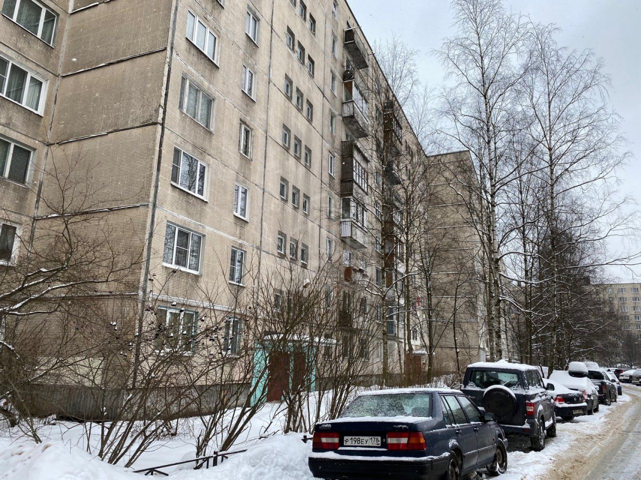 трехкомнатная квартира в Санкт-Петербурге по адресу: Дыбенко ул., 12, к 1, литера Е