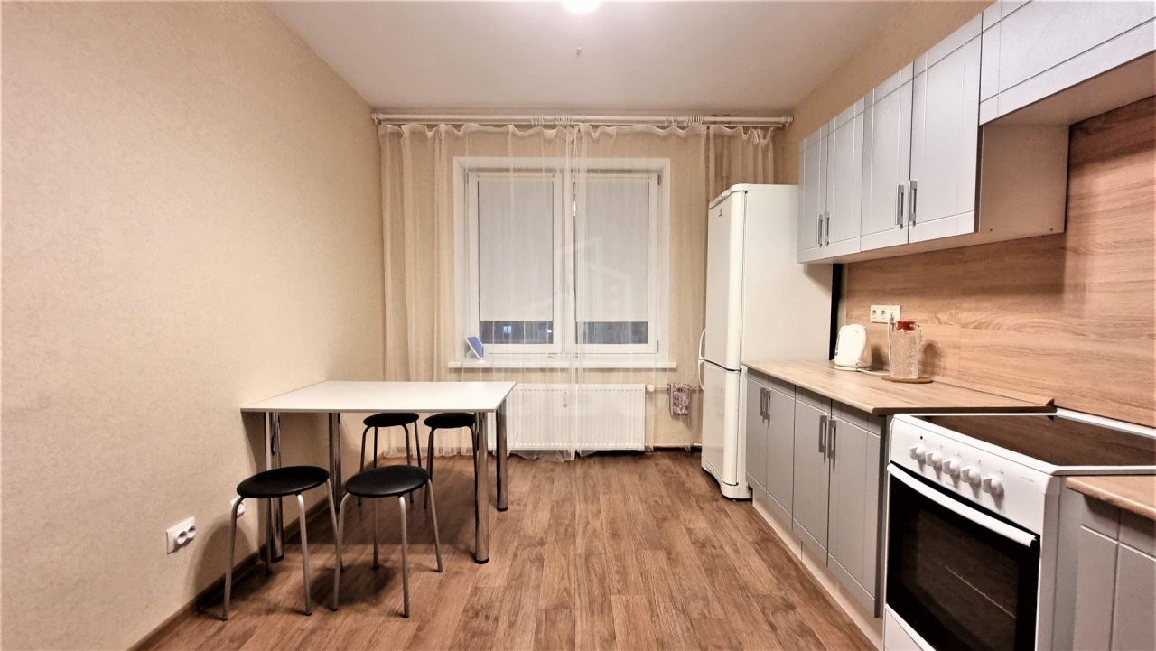 однокомнатная квартира в Санкт-Петербурге по адресу: Гладышевский просп.., 38, к 1