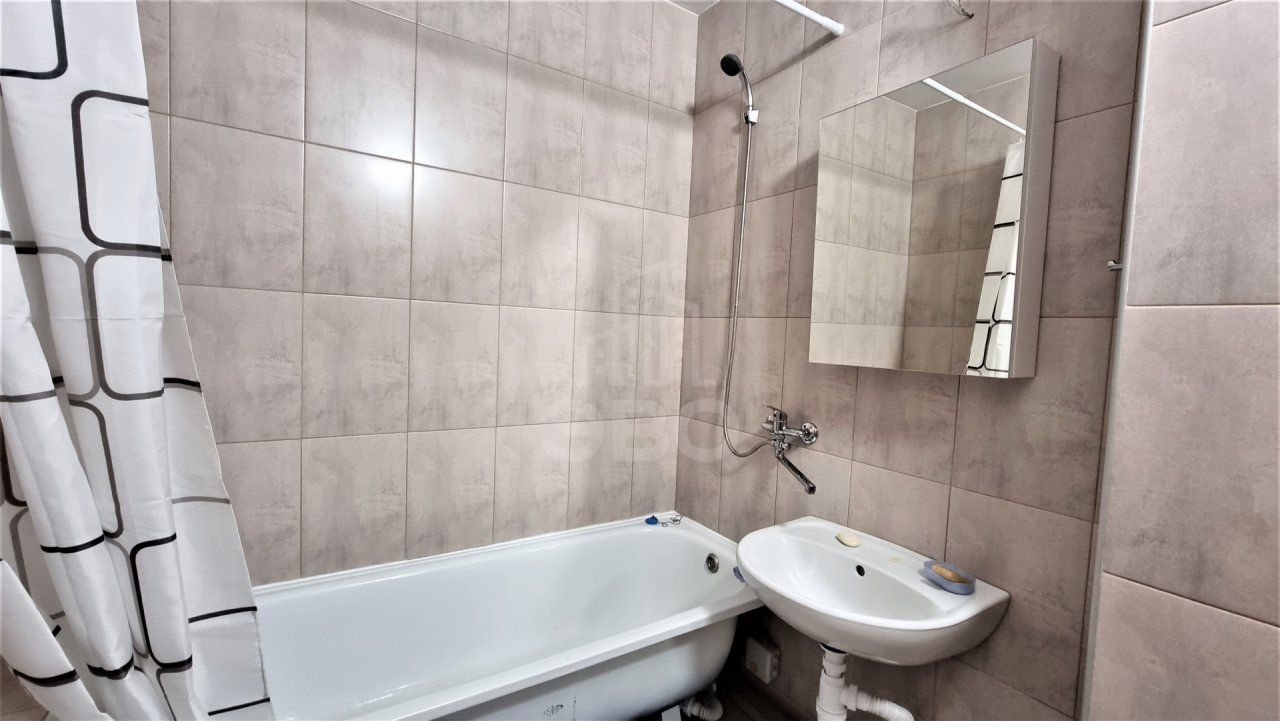 однокомнатная квартира в Санкт-Петербурге по адресу: Гладышевский просп.., 38, к 1