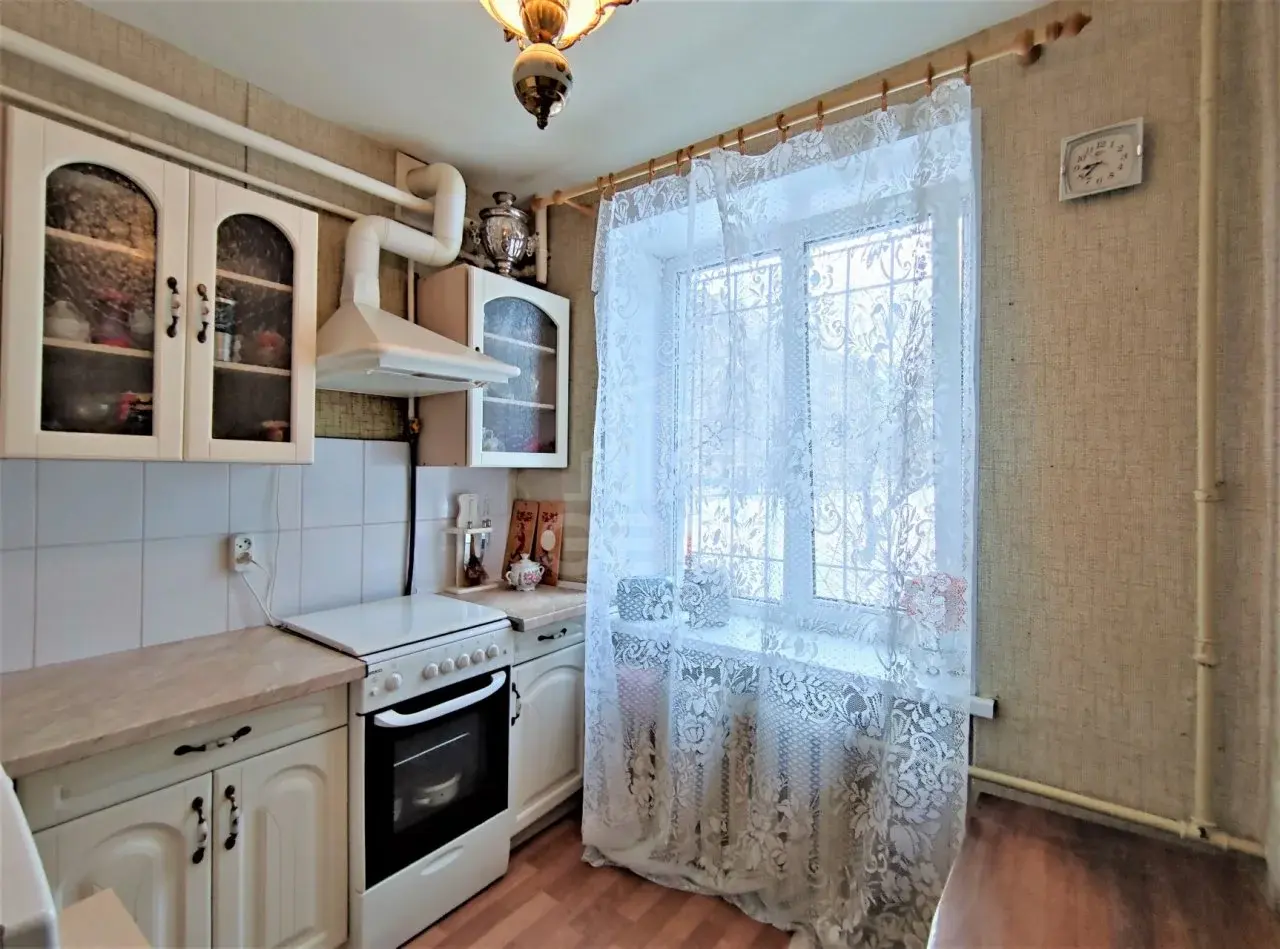 трехкомнатная квартира в Санкт-Петербурге по адресу: Кузнецовская ул., 24, литера А