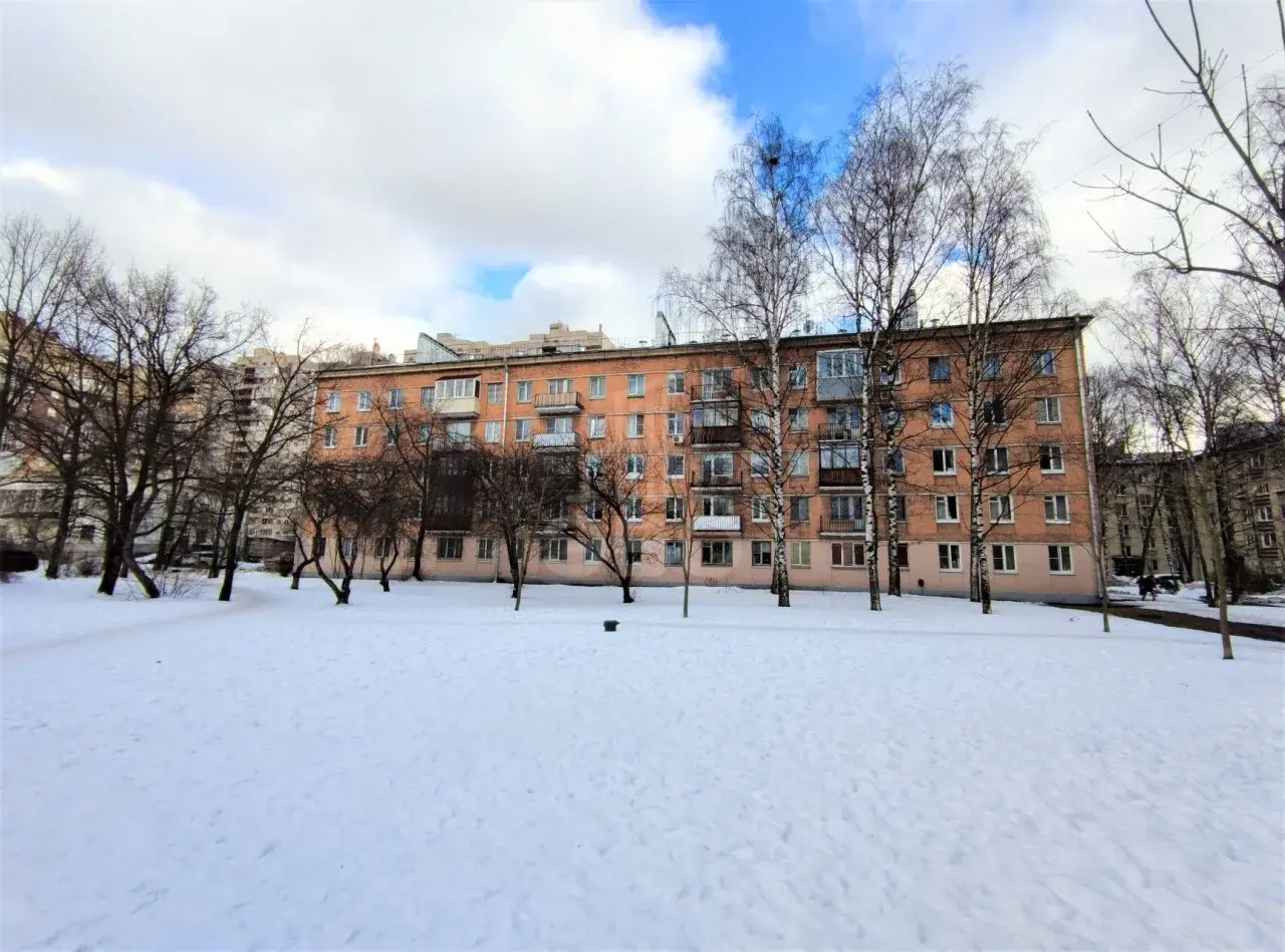 трехкомнатная квартира в Санкт-Петербурге по адресу: Кузнецовская ул., 24, литера А