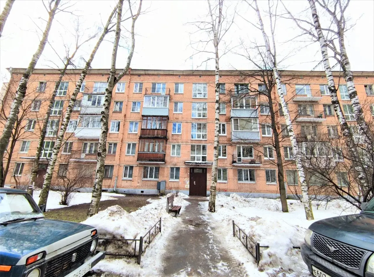 трехкомнатная квартира в Санкт-Петербурге по адресу: Кузнецовская ул., 24, литера А