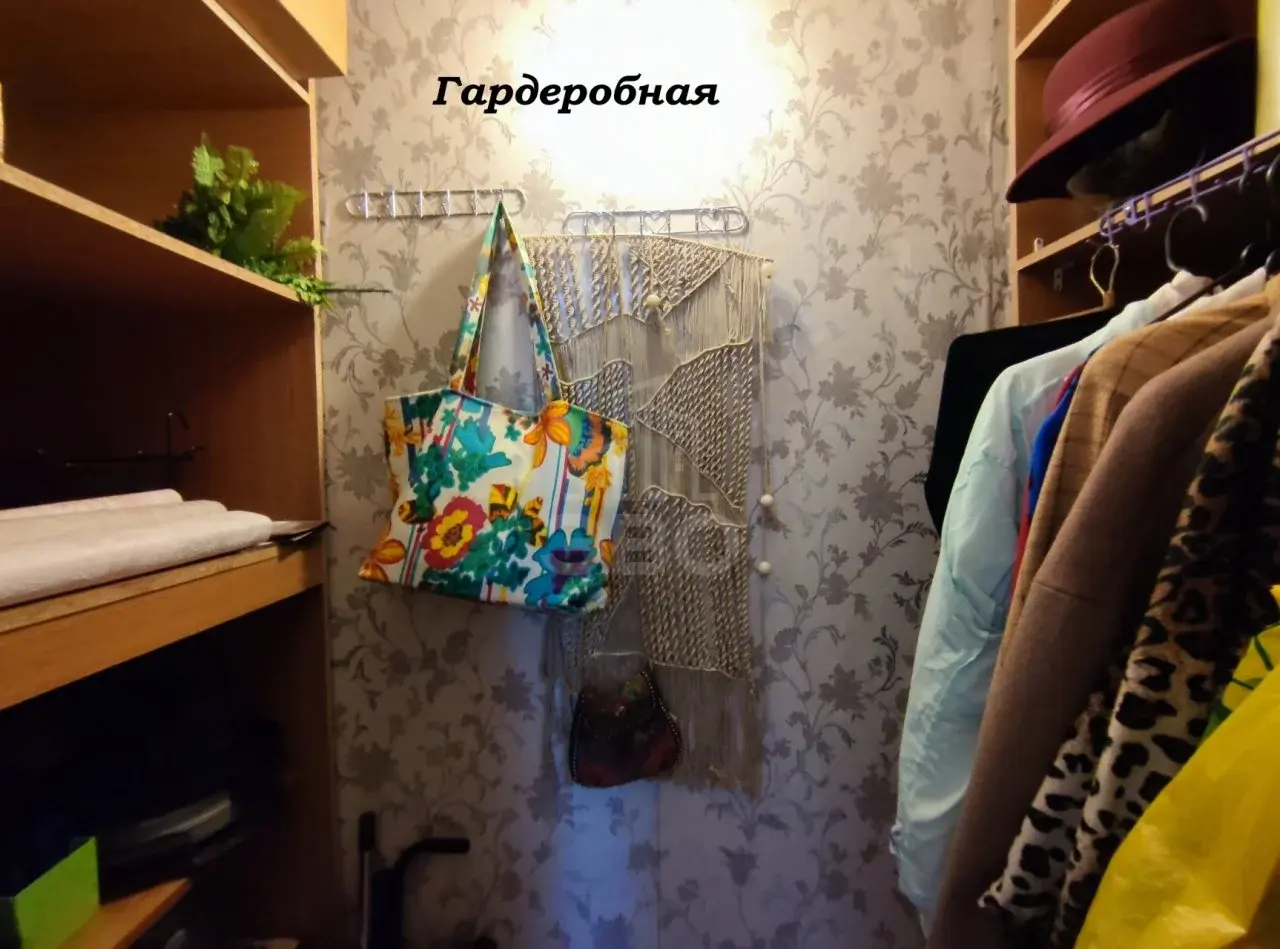 трехкомнатная квартира в Санкт-Петербурге по адресу: Кузнецовская ул., 24, литера А