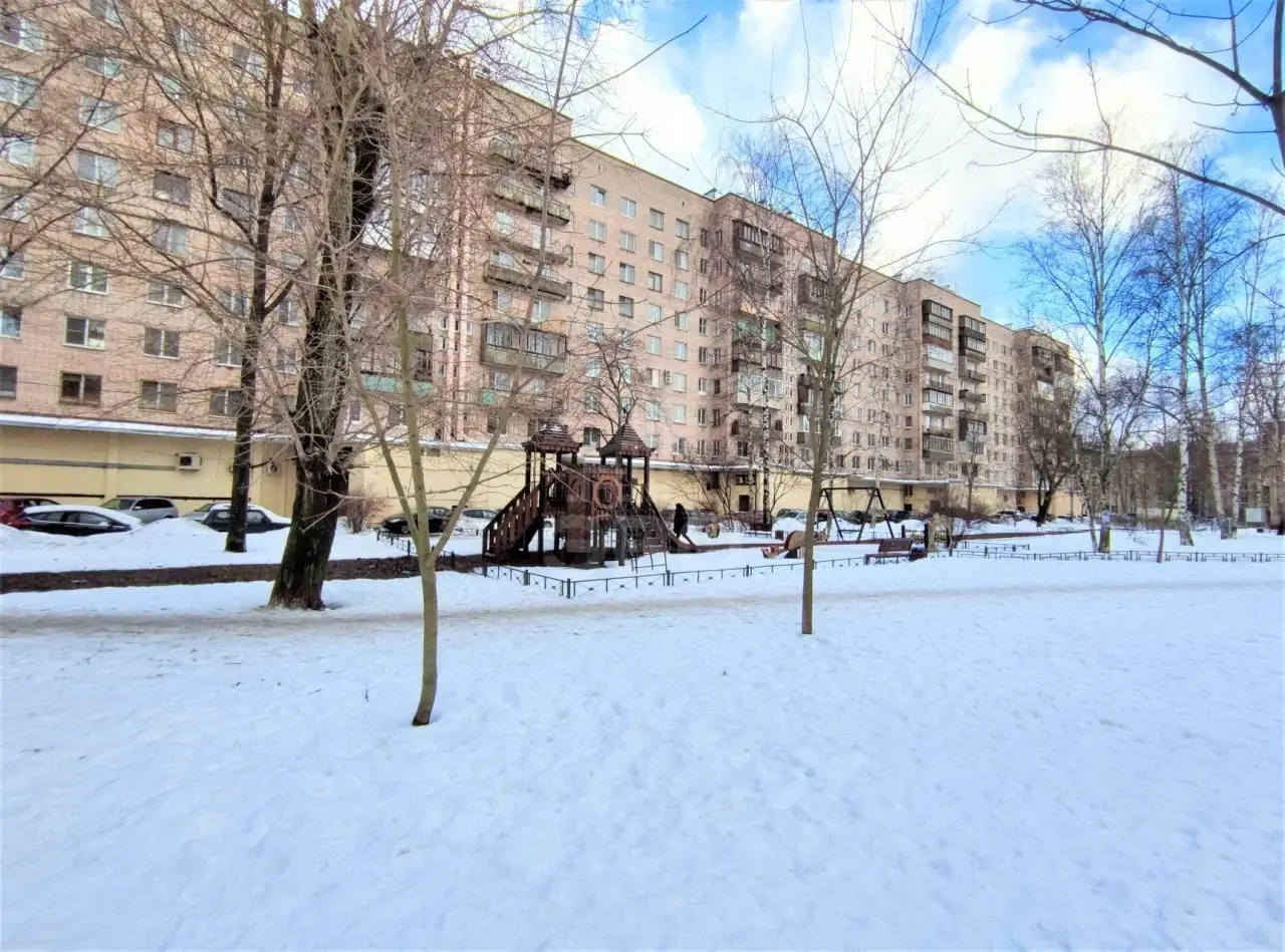 трехкомнатная квартира в Санкт-Петербурге по адресу: Кузнецовская ул., 24, литера А