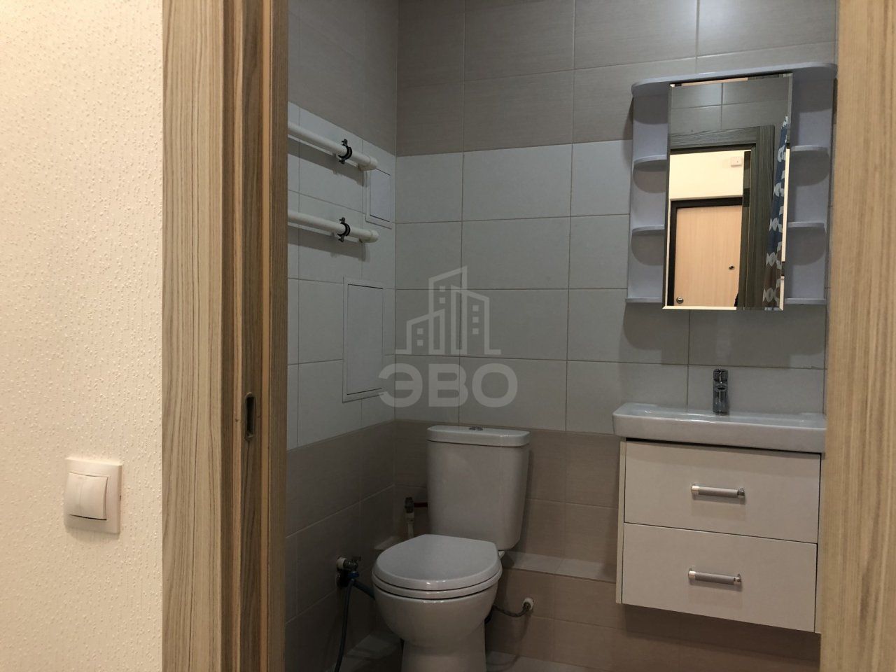 однокомнатная квартира в Санкт-Петербурге по адресу: Среднерогатская ул., 12, к 1