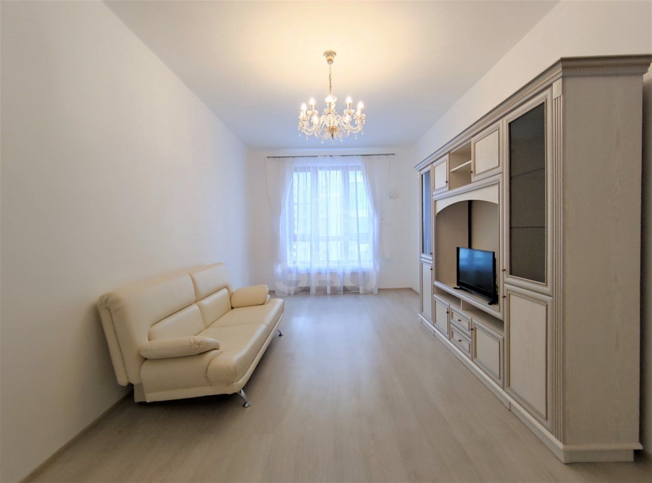 трехкомнатная квартира в Санкт-Петербурге по адресу: Ушаковская наб., 3, к 2, литера А