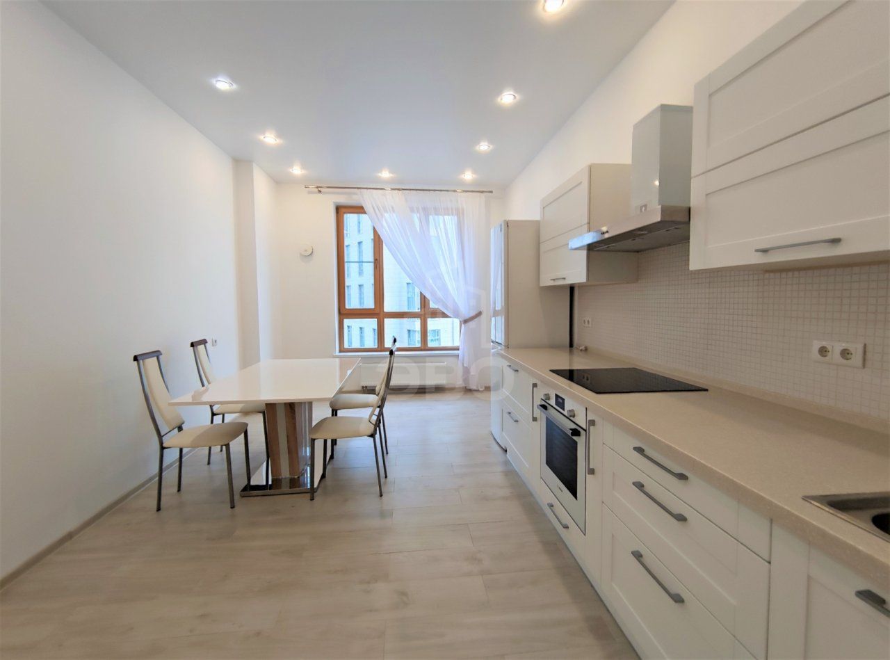 трехкомнатная квартира в Санкт-Петербурге по адресу: Ушаковская наб., 3, к 2, литера А