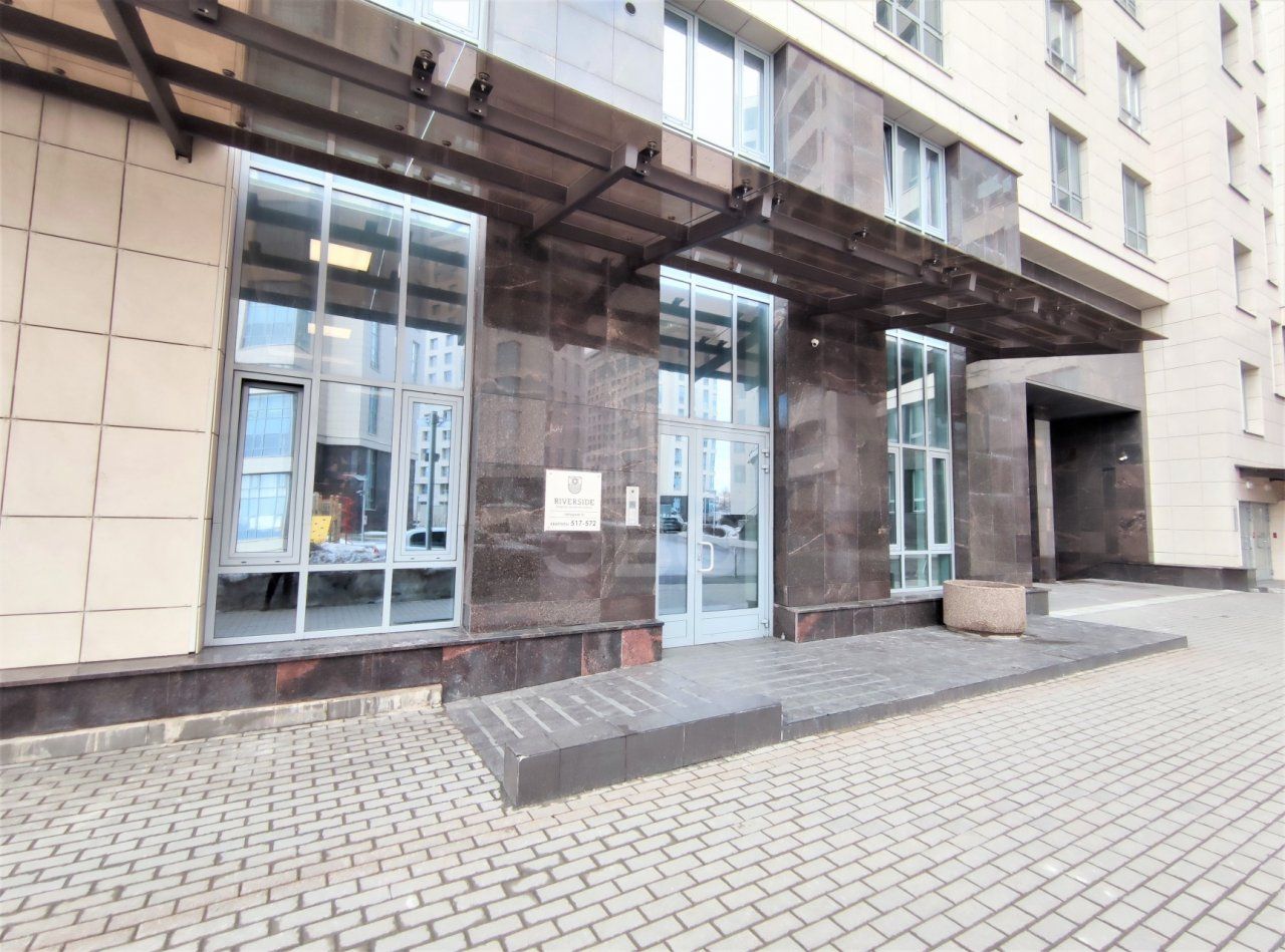 трехкомнатная квартира в Санкт-Петербурге по адресу: Ушаковская наб., 3, к 2, литера А