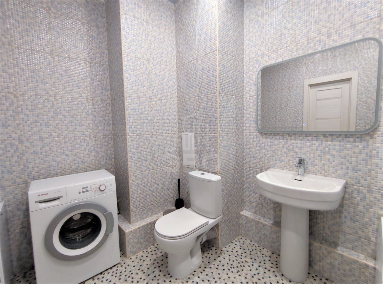 трехкомнатная квартира в Санкт-Петербурге по адресу: Ушаковская наб., 3, к 2, литера А