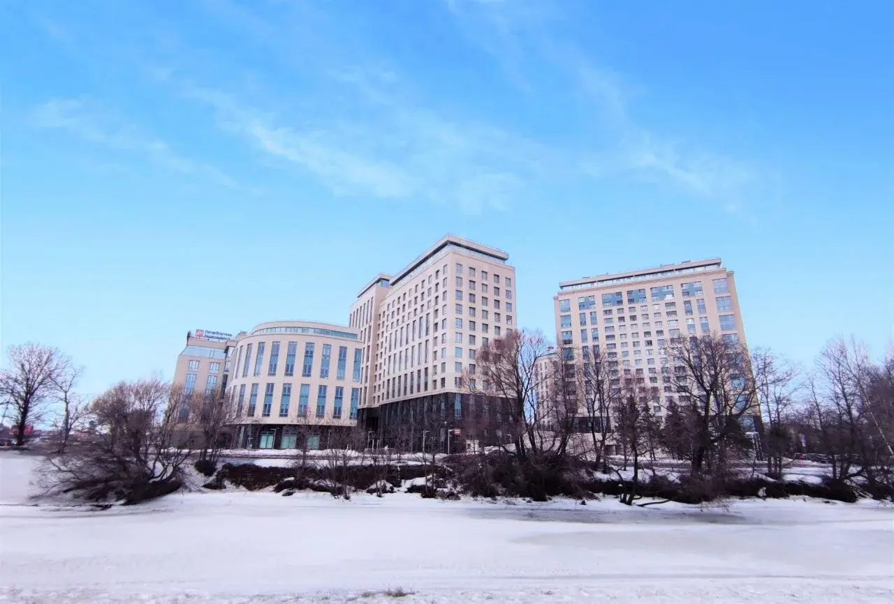 трехкомнатная квартира в Санкт-Петербурге по адресу: Ушаковская наб., 3, к 2, литера А