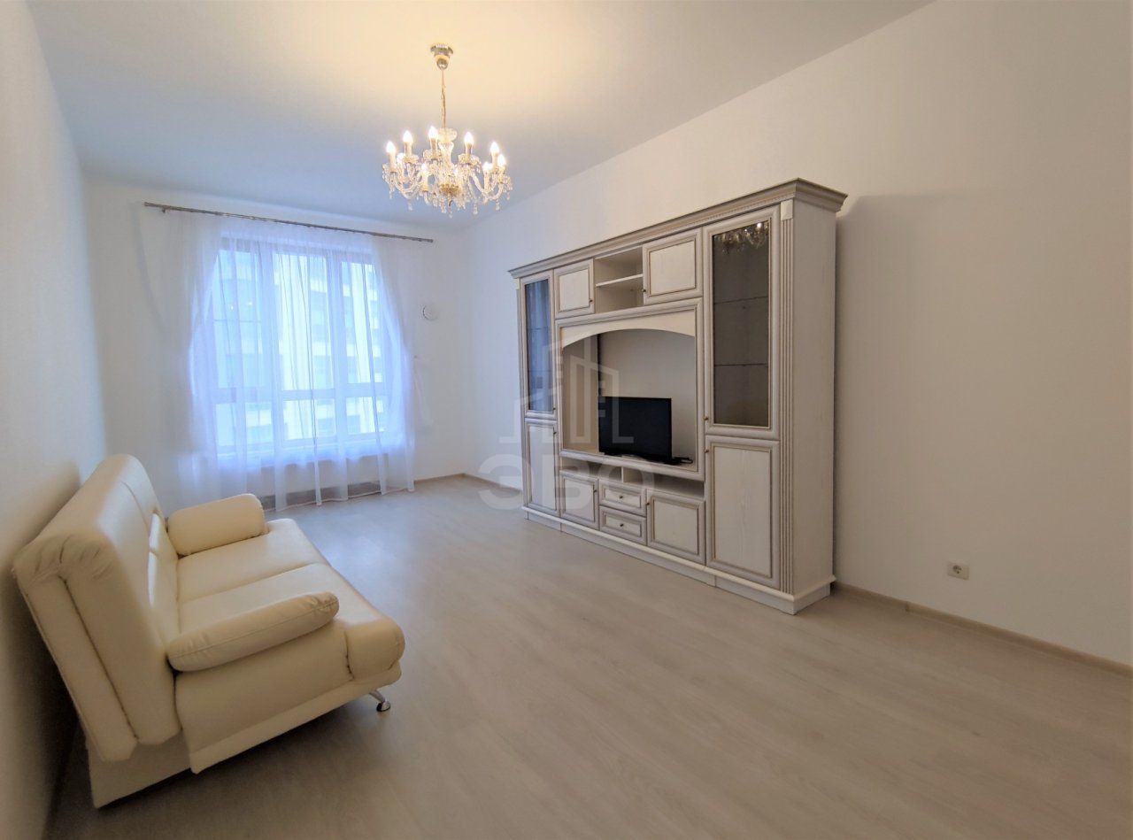 трехкомнатная квартира в Санкт-Петербурге по адресу: Ушаковская наб., 3, к 2, литера А