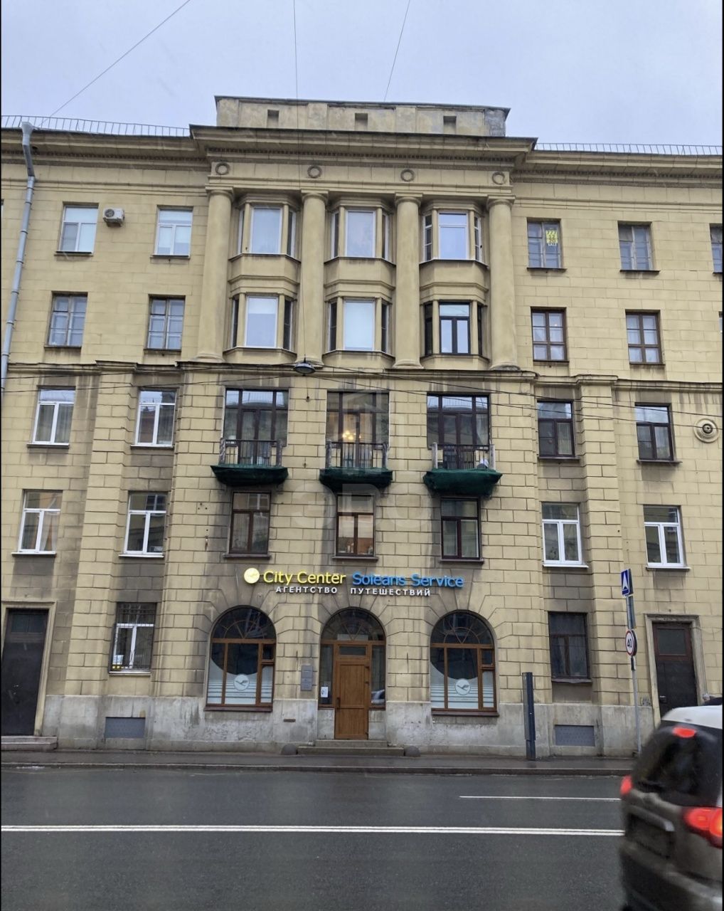 многокомнатная квартира в Санкт-Петербурге по адресу: Новгородская ул., 25