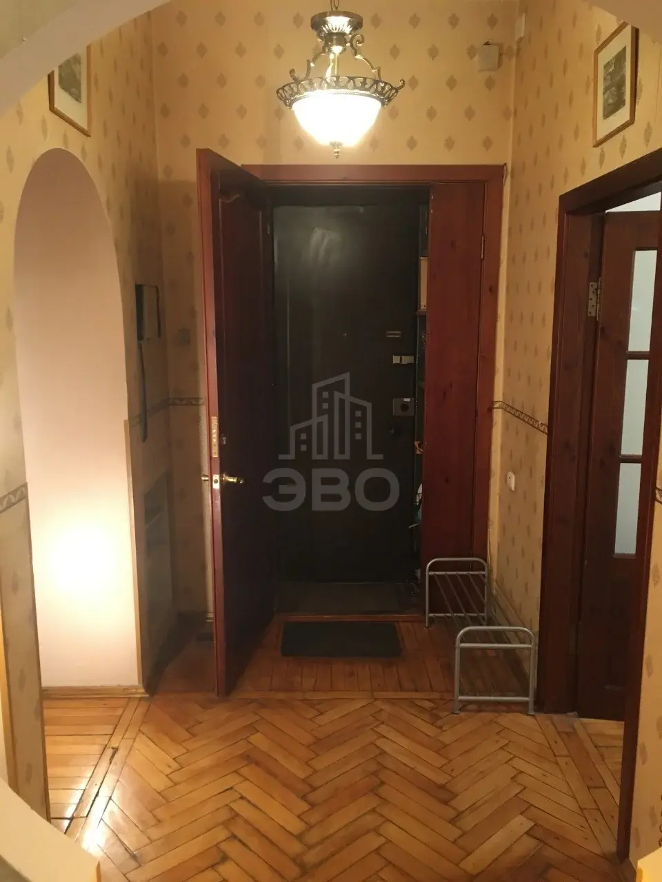 многокомнатная квартира в Санкт-Петербурге по адресу: Новгородская ул., 25