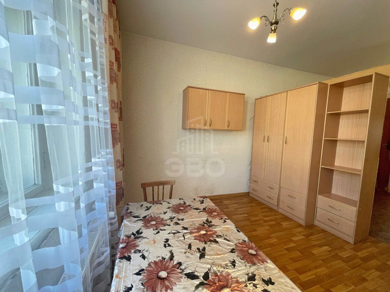 комната в Санкт-Петербурге по адресу: Стахановцев ул., 9