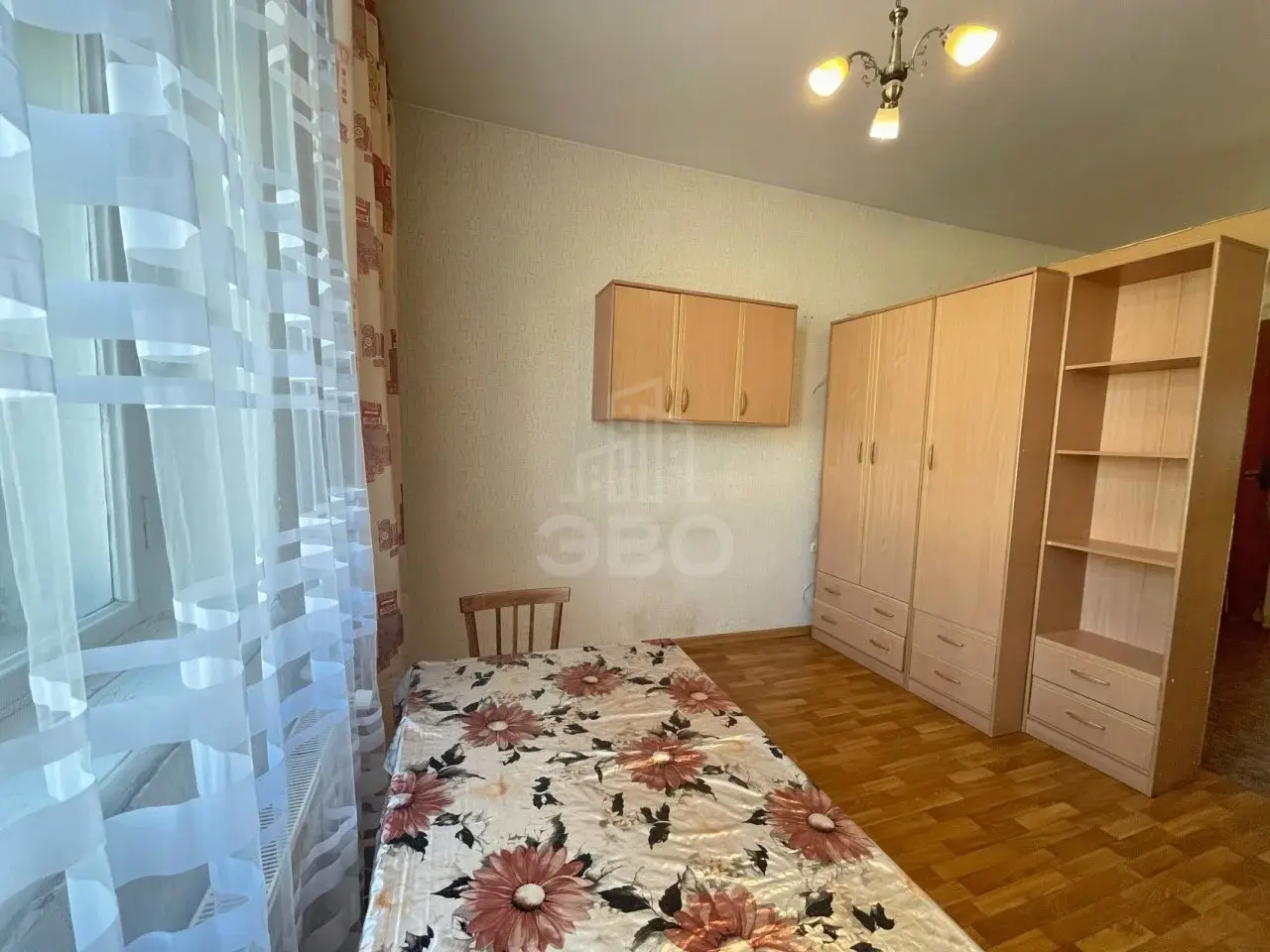 комната в Санкт-Петербурге по адресу: Стахановцев ул., 9