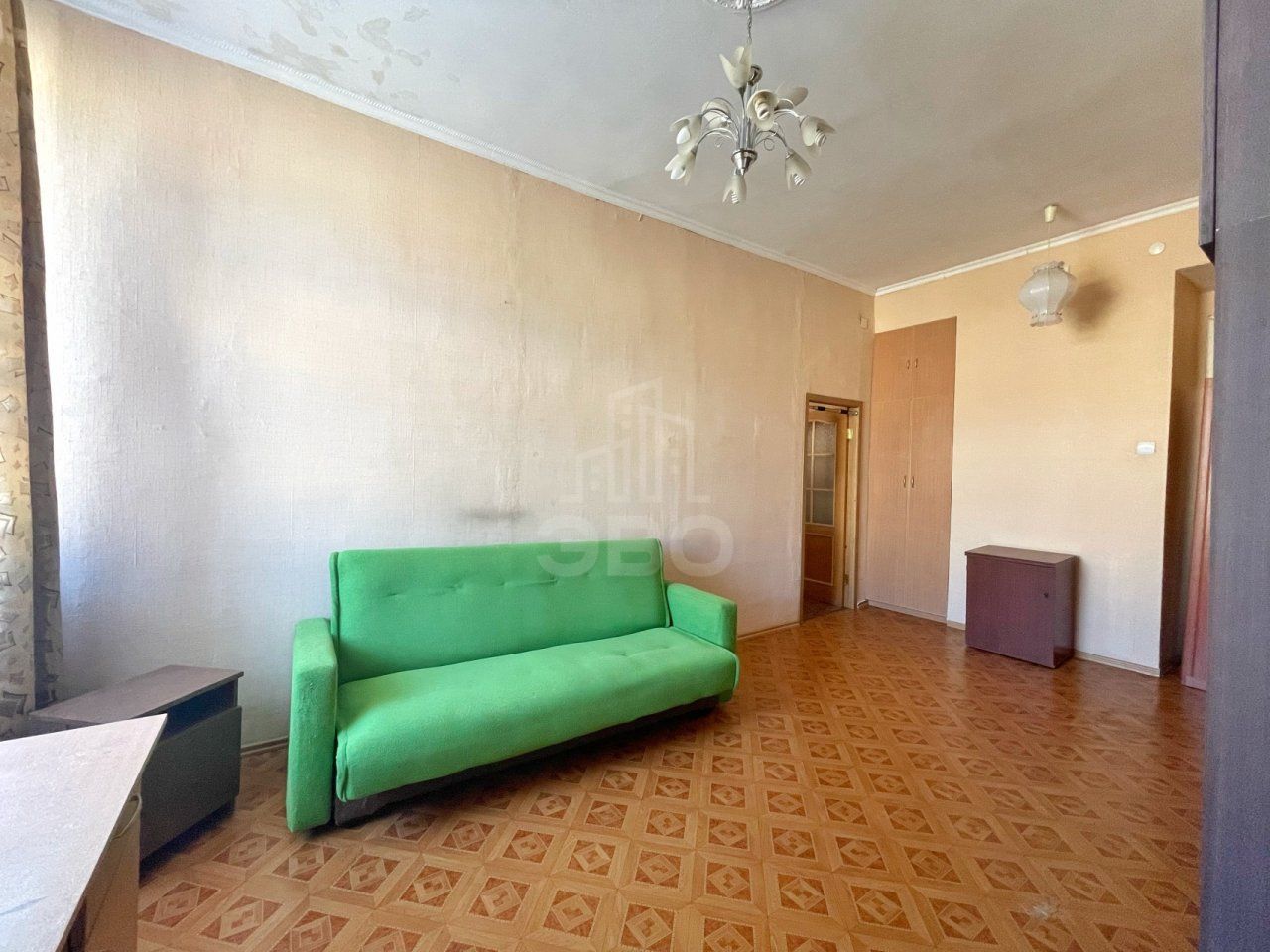 комната в Санкт-Петербурге по адресу: Стахановцев ул., 9