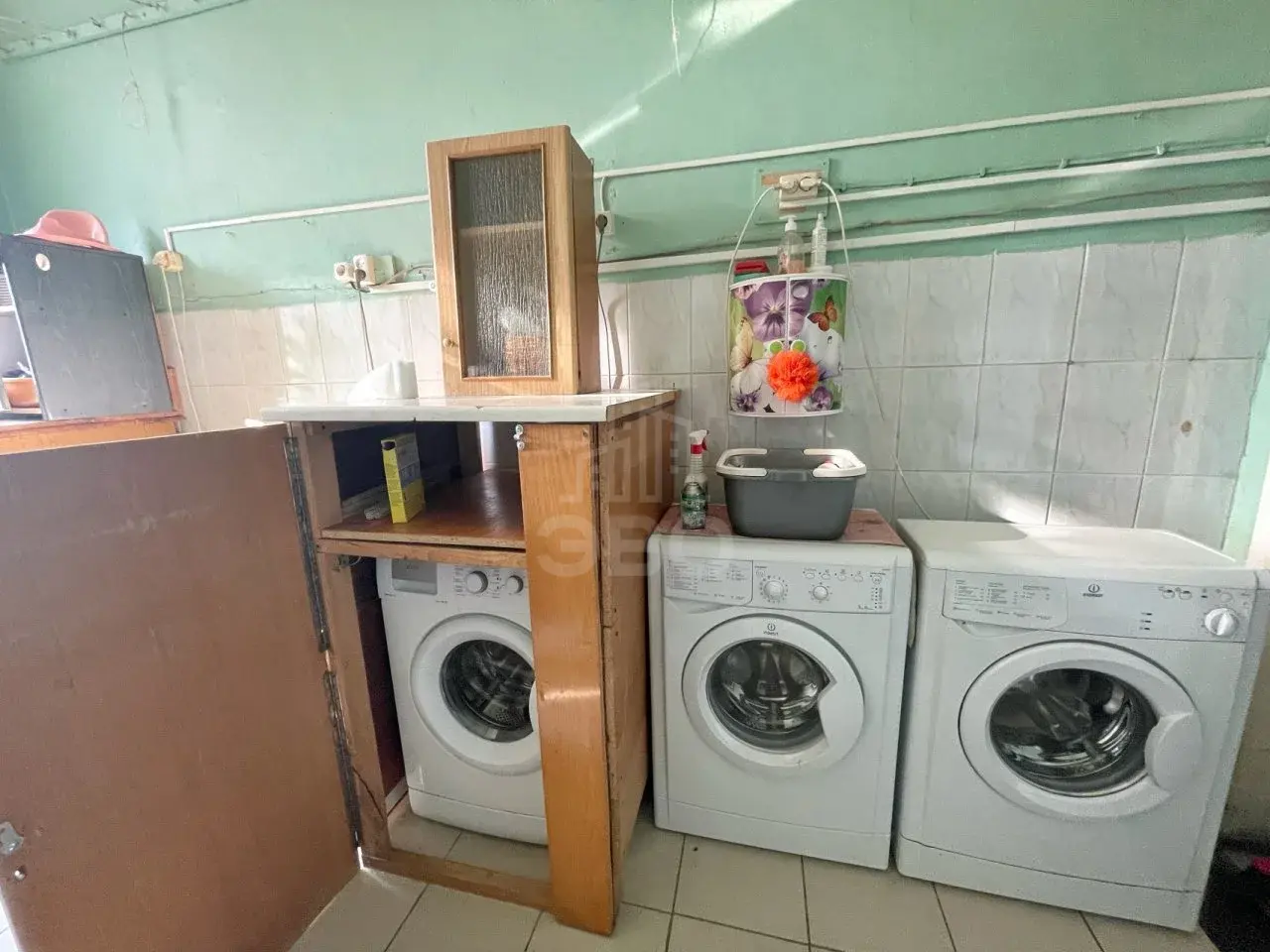комната в Санкт-Петербурге по адресу: Стахановцев ул., 9