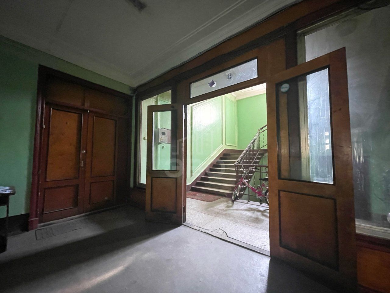 комната в Санкт-Петербурге по адресу: Стахановцев ул., 9