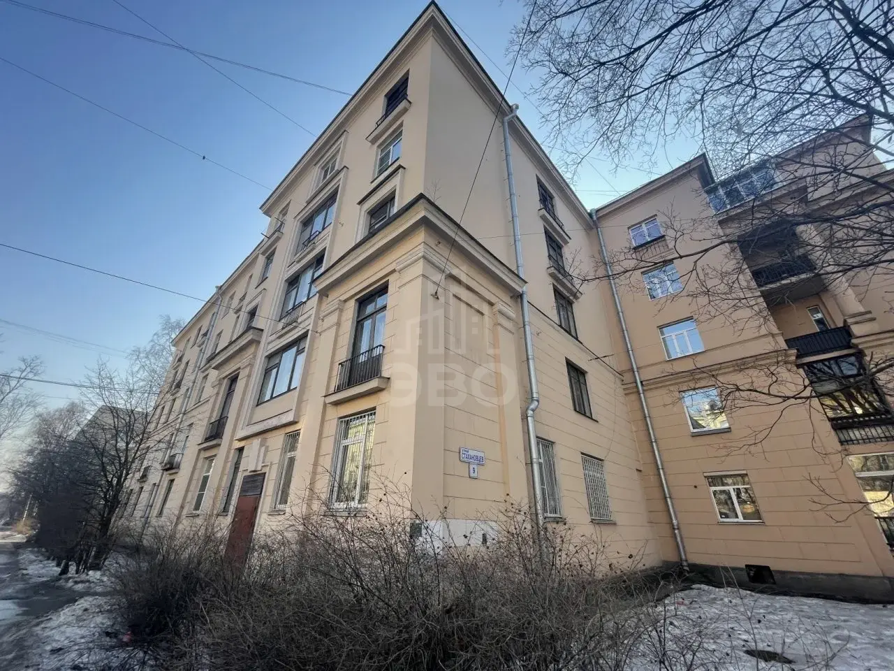 комната в Санкт-Петербурге по адресу: Стахановцев ул., 9