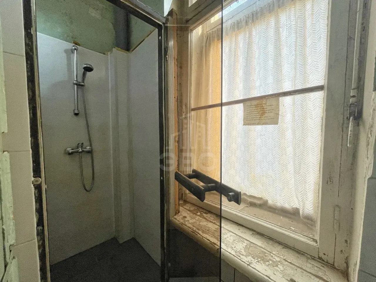 комната в Санкт-Петербурге по адресу: Стахановцев ул., 9