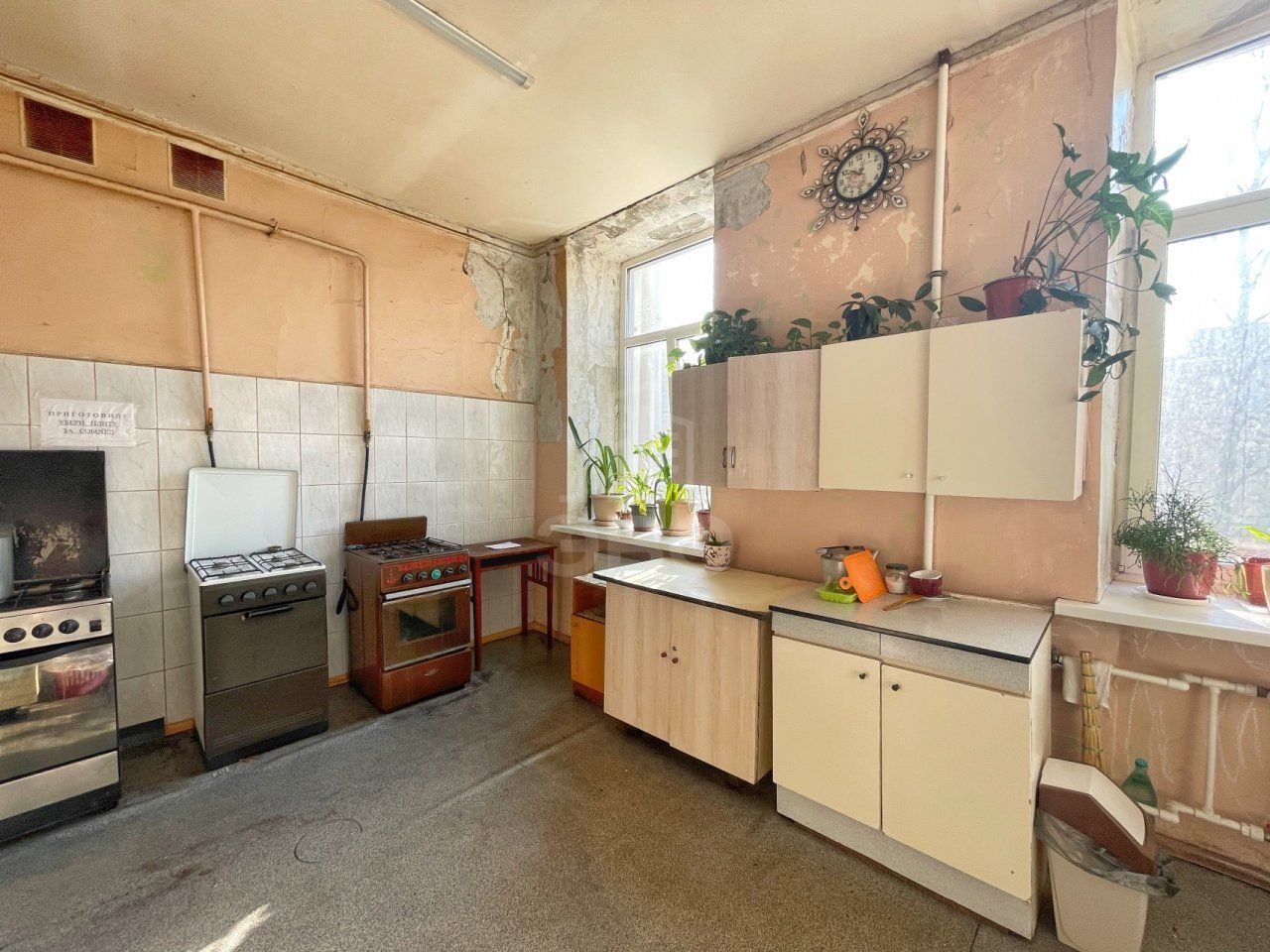 комната в Санкт-Петербурге по адресу: Стахановцев ул., 9