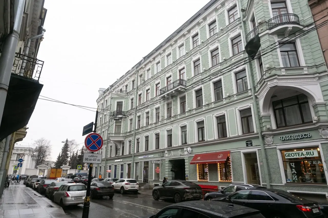 многокомнатная квартира в Санкт-Петербурге по адресу: Караванная ул., 11