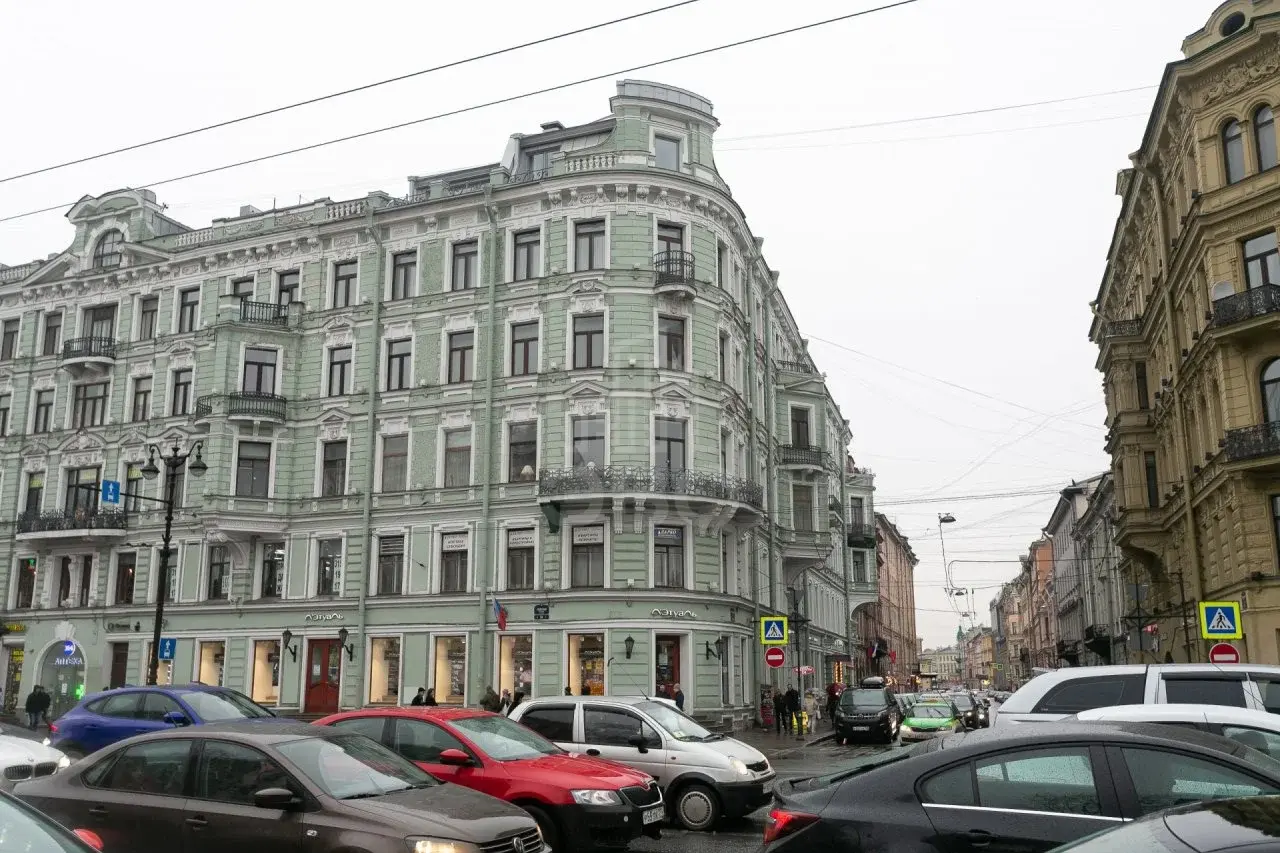многокомнатная квартира в Санкт-Петербурге по адресу: Караванная ул., 11