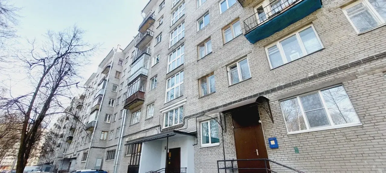 двухкомнатная квартира в Санкт-Петербурге по адресу: 2-й Муринский проспект, 34, к 1