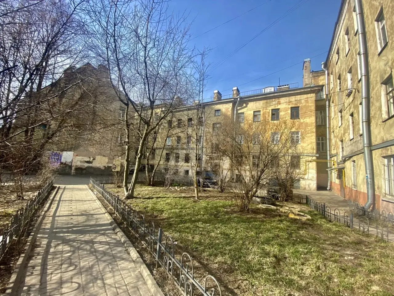 двухкомнатная квартира в Санкт-Петербурге по адресу: Днепропетровская ул., 3, к 1
