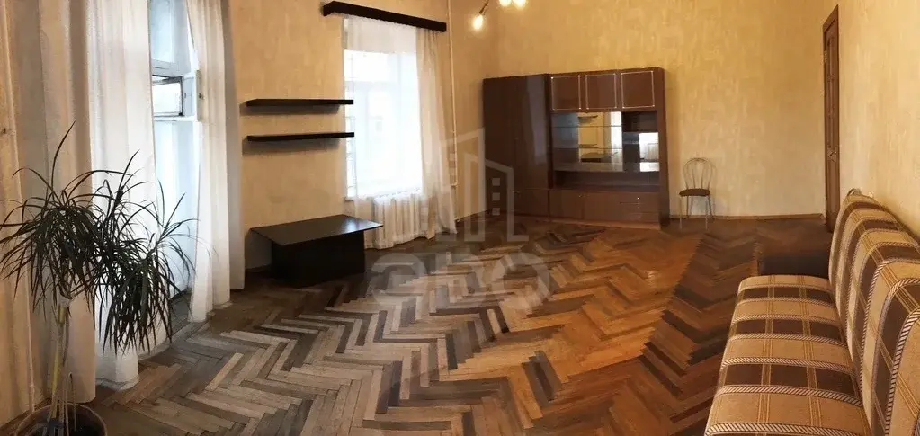 трехкомнатная квартира в Санкт-Петербурге по адресу: Литейный проспект, 54
