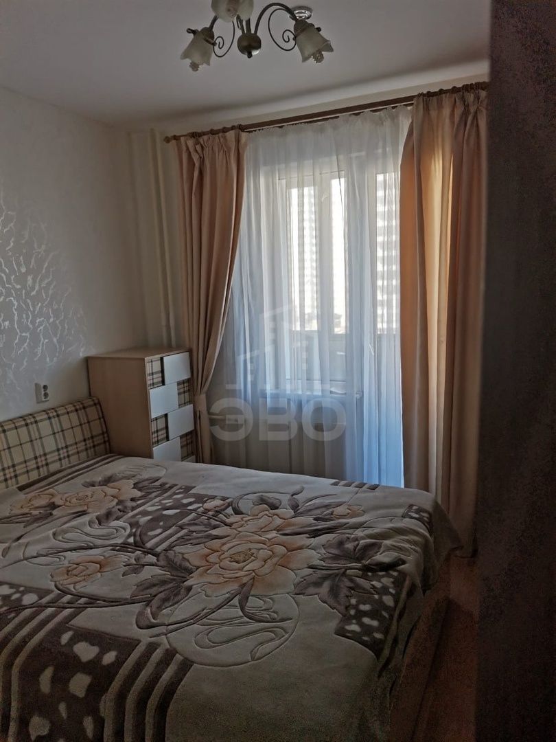 трехкомнатная квартира в Санкт-Петербурге по адресу: Коллонтай ул., 5, к 1