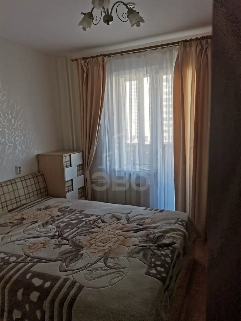 трехкомнатная квартира в Санкт-Петербурге по адресу: Коллонтай ул., 5, к 1