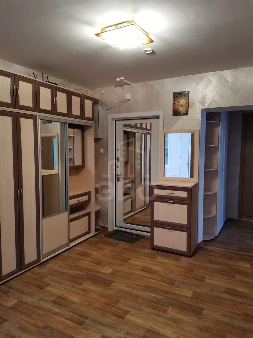 трехкомнатная квартира в Санкт-Петербурге по адресу: Коллонтай ул., 5, к 1