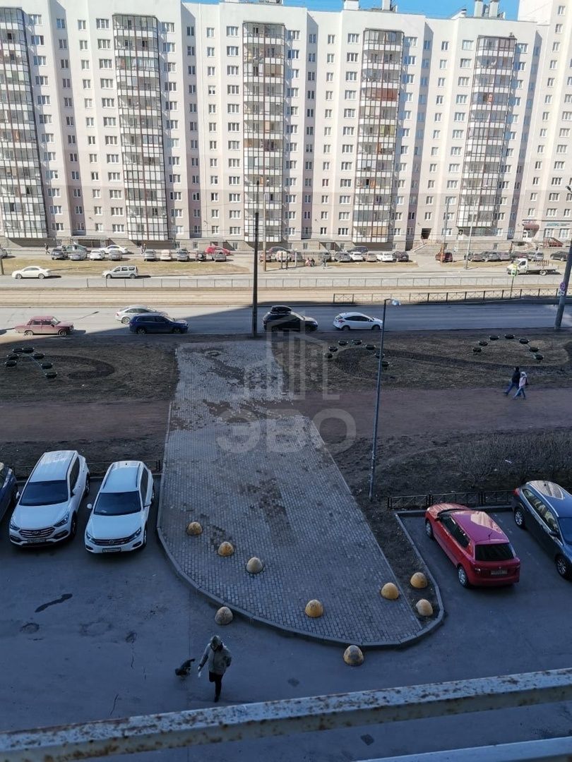 трехкомнатная квартира в Санкт-Петербурге по адресу: Коллонтай ул., 5, к 1