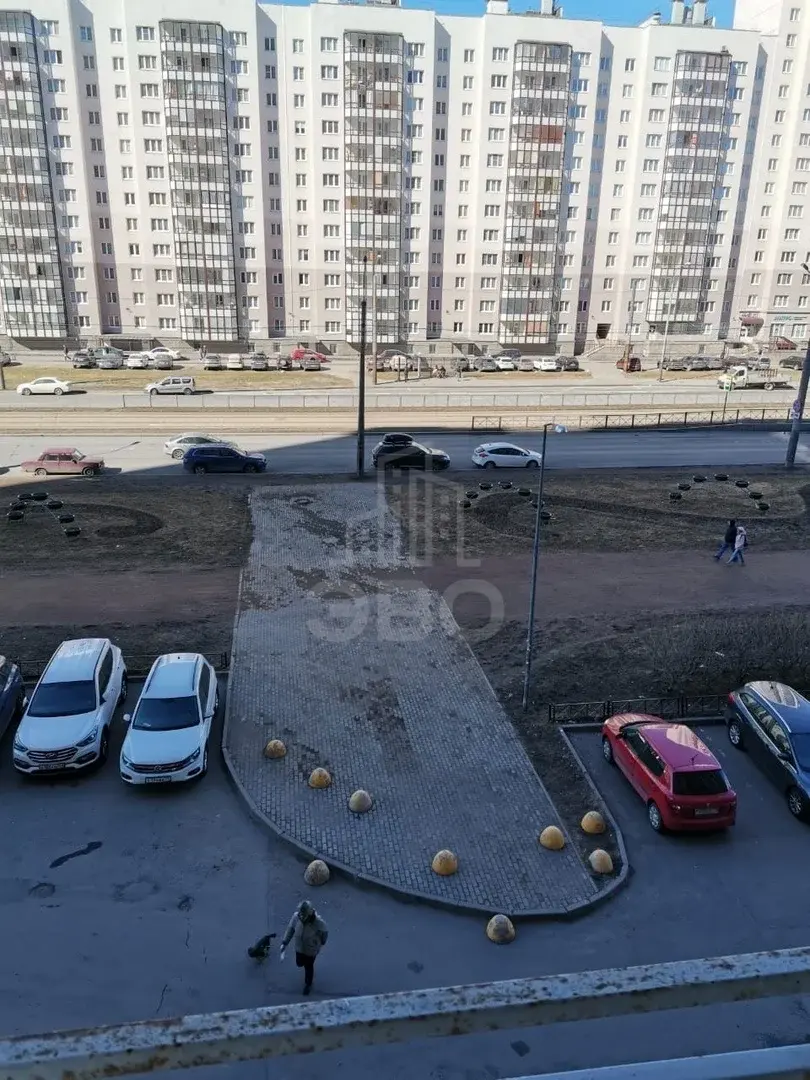 трехкомнатная квартира в Санкт-Петербурге по адресу: Коллонтай ул., 5, к 1