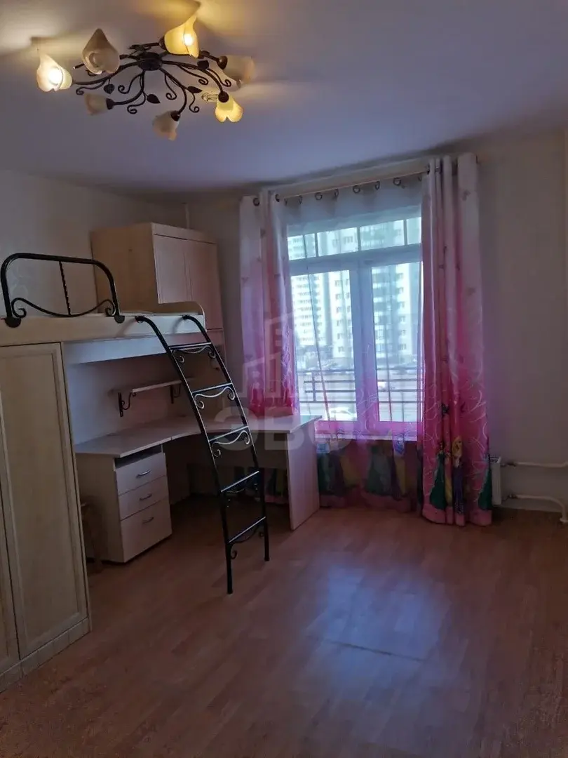 трехкомнатная квартира в Санкт-Петербурге по адресу: Коллонтай ул., 5, к 1
