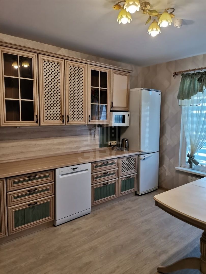 трехкомнатная квартира в Санкт-Петербурге по адресу: Коллонтай ул., 5, к 1