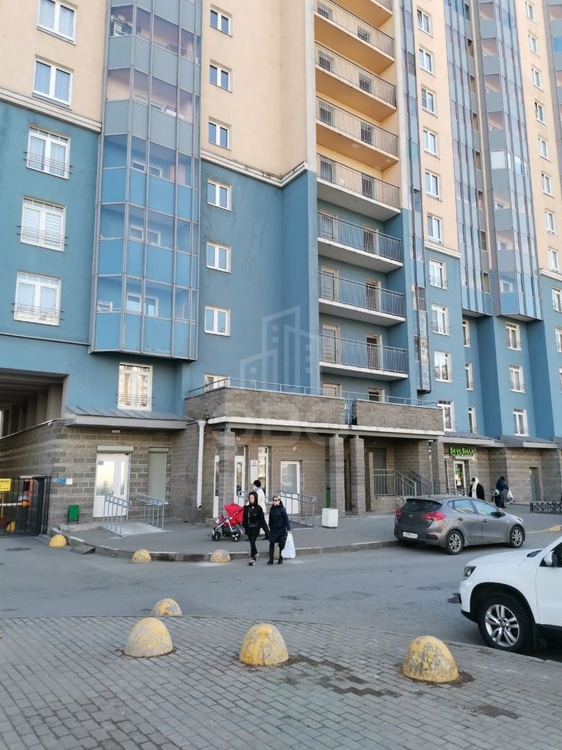 трехкомнатная квартира в Санкт-Петербурге по адресу: Коллонтай ул., 5, к 1