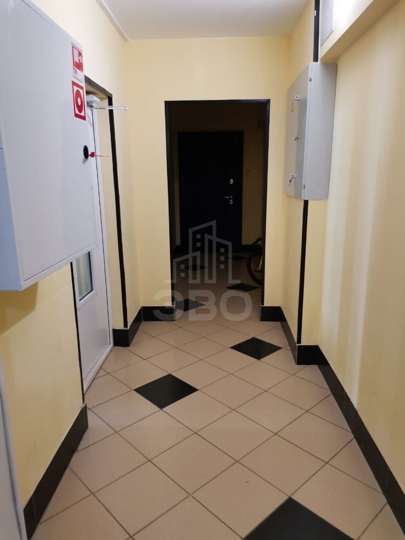 трехкомнатная квартира в Санкт-Петербурге по адресу: Коллонтай ул., 5, к 1