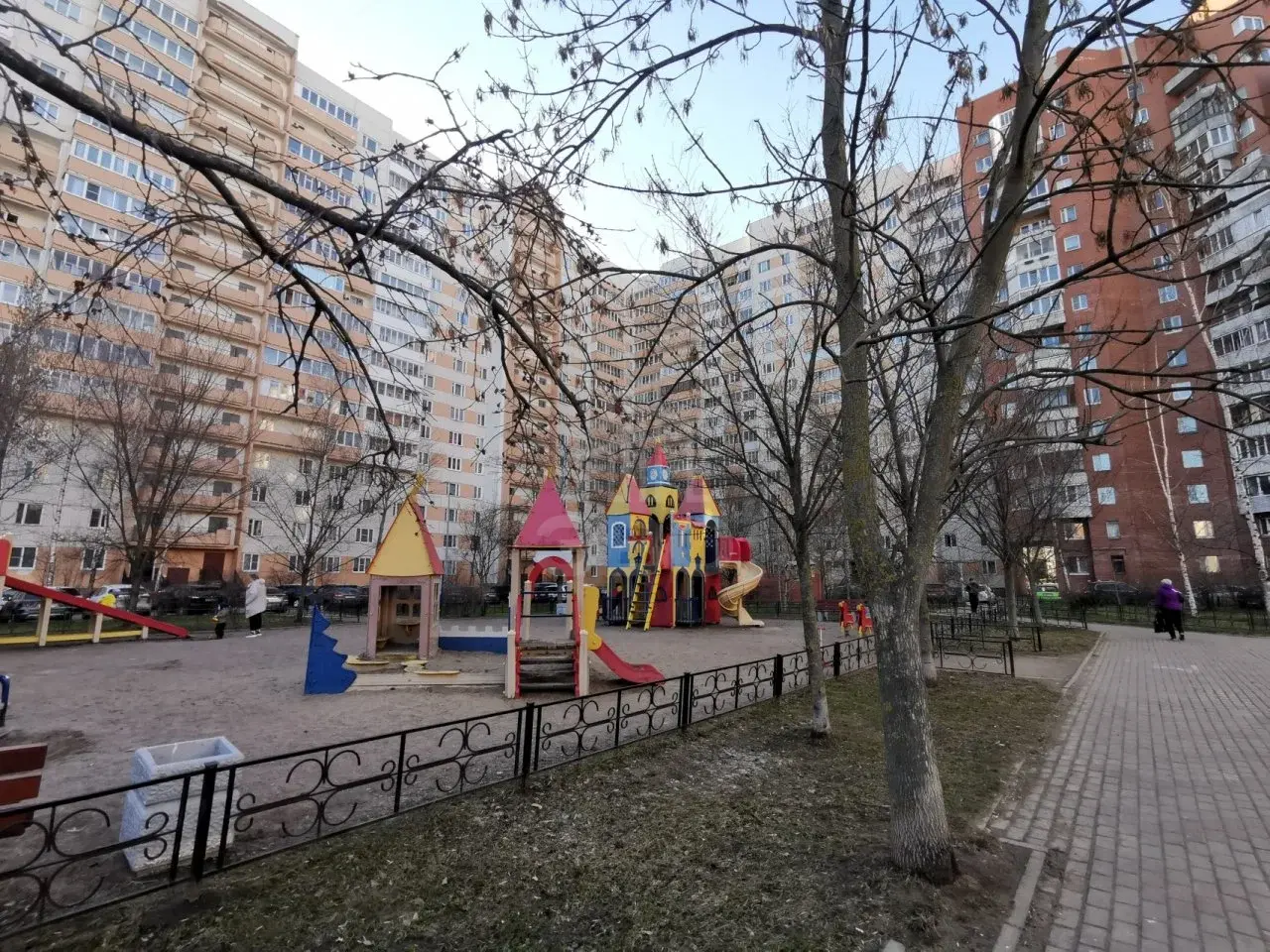 трехкомнатная квартира в Санкт-Петербурге по адресу: Ленинский проспект, 79, к 1