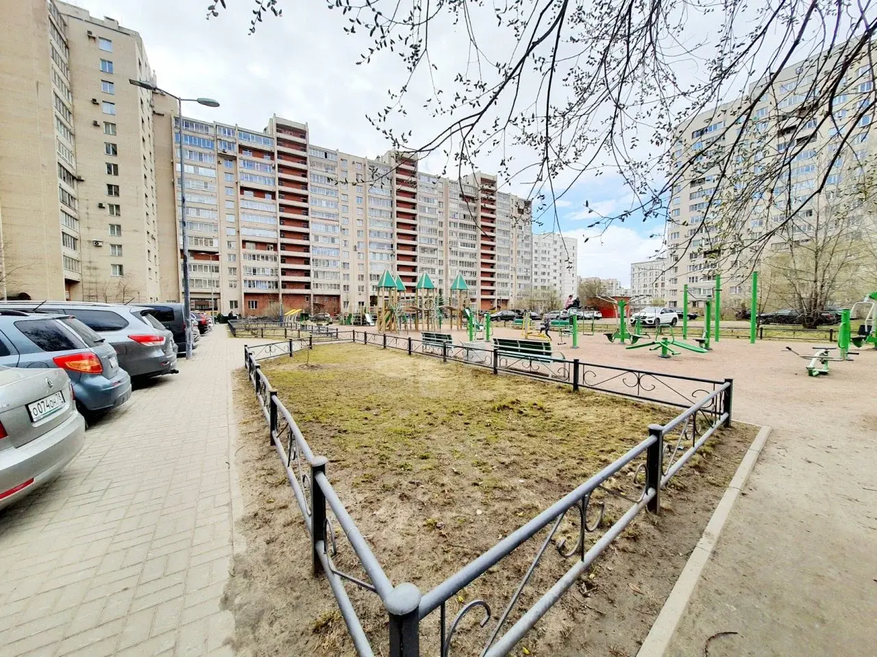 трехкомнатная квартира в Санкт-Петербурге по адресу: Нахимова ул., 11