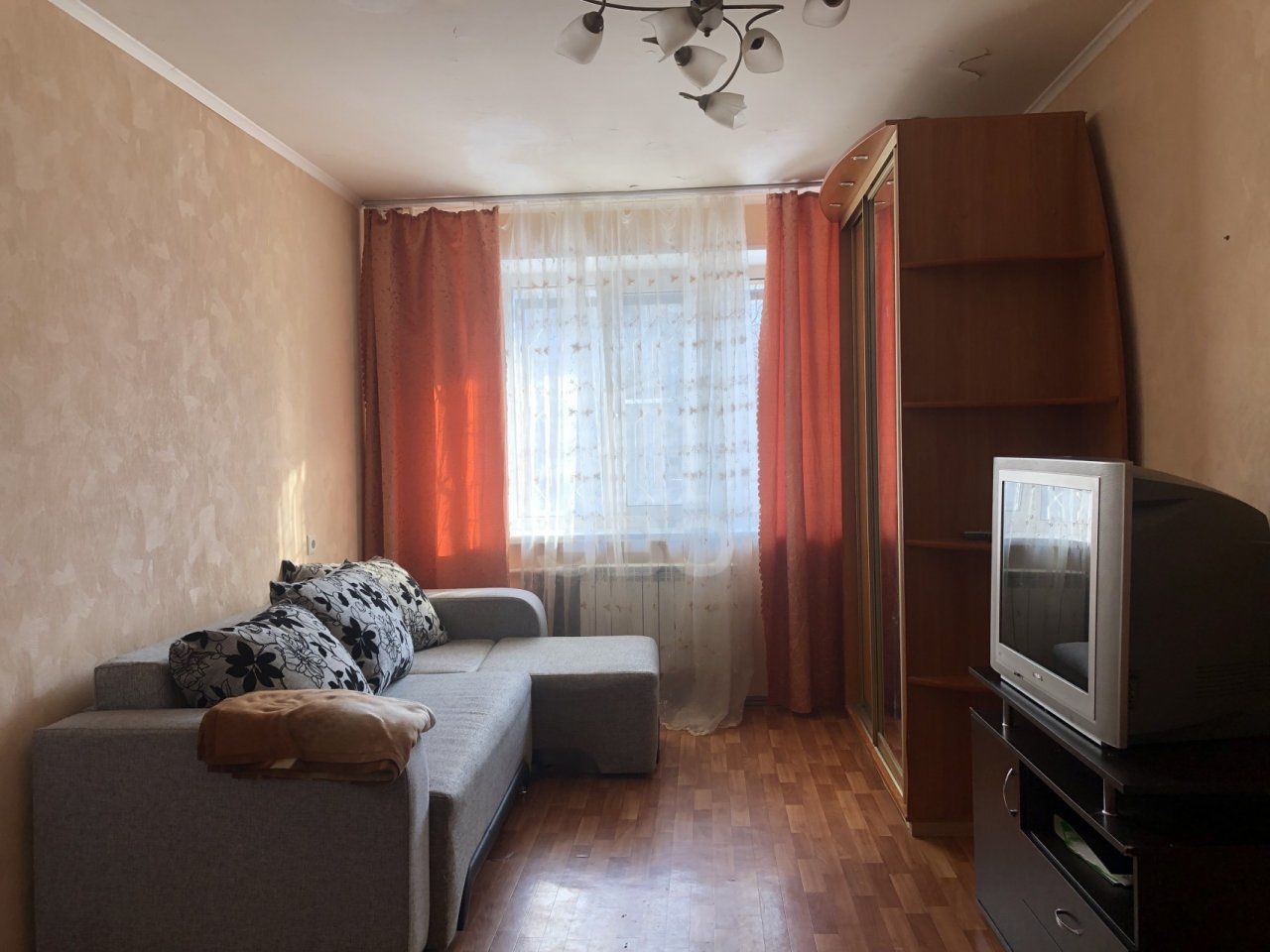 однокомнатная квартира в Санкт-Петербурге по адресу: Октябрьская наб., 80, к 5