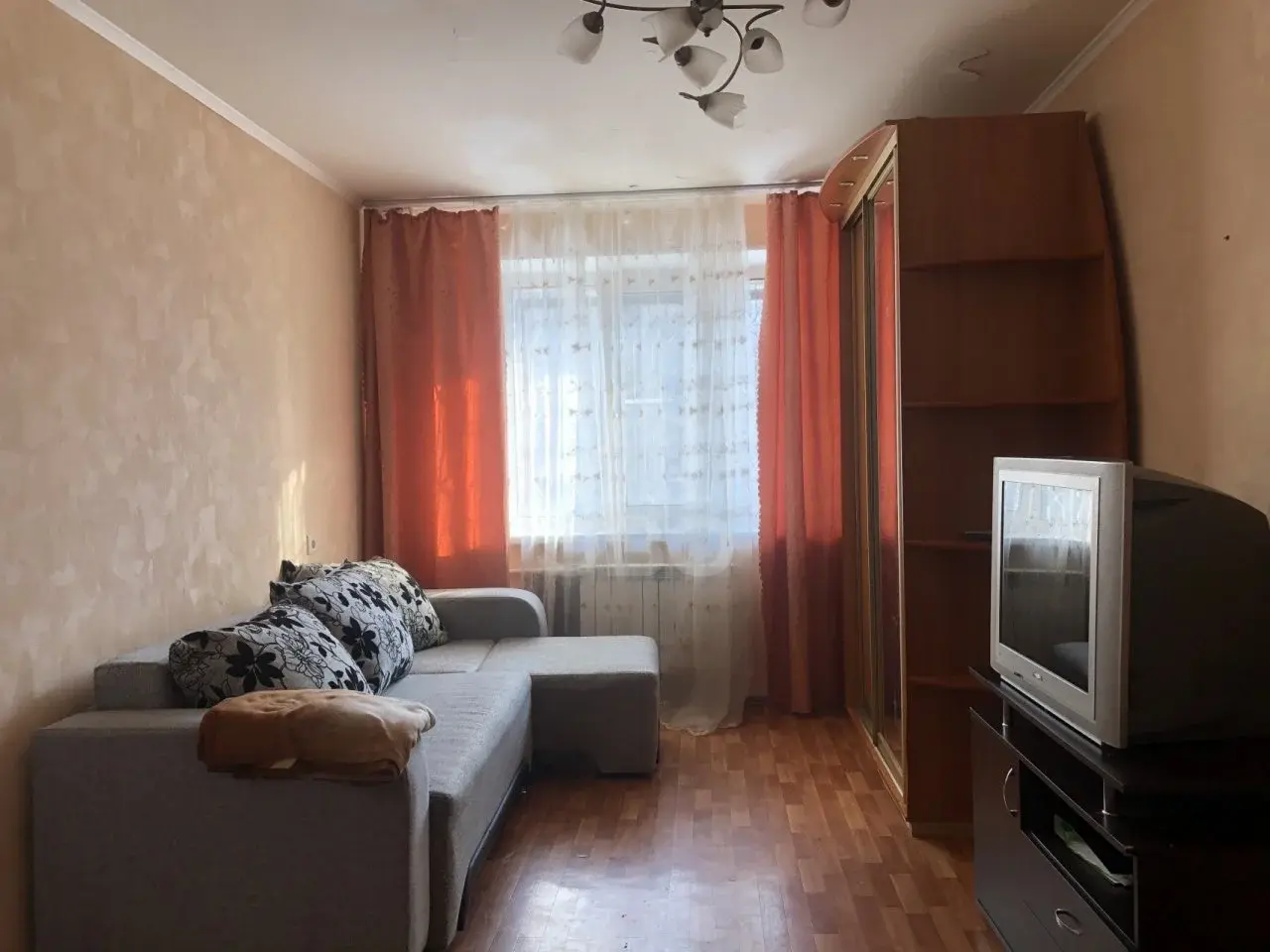 однокомнатная квартира в Санкт-Петербурге по адресу: Октябрьская наб., 80, к 5