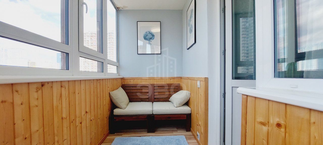 трехкомнатная квартира в Санкт-Петербурге по адресу: Заречная ул., 11, к 4