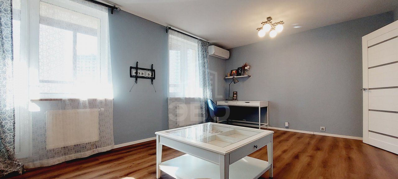 трехкомнатная квартира в Санкт-Петербурге по адресу: Заречная ул., 11, к 4