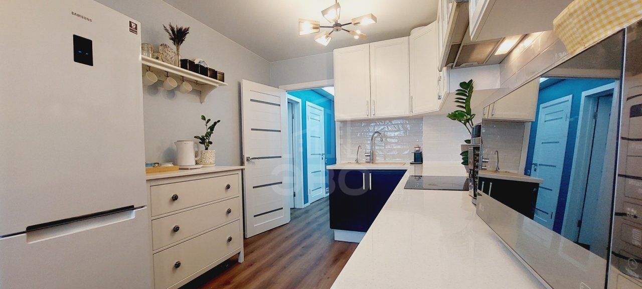 трехкомнатная квартира в Санкт-Петербурге по адресу: Заречная ул., 11, к 4